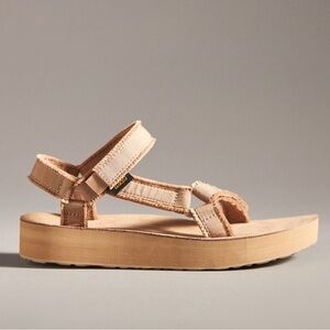 EUC Leather Platform  Teva Tan Sandals sz 6